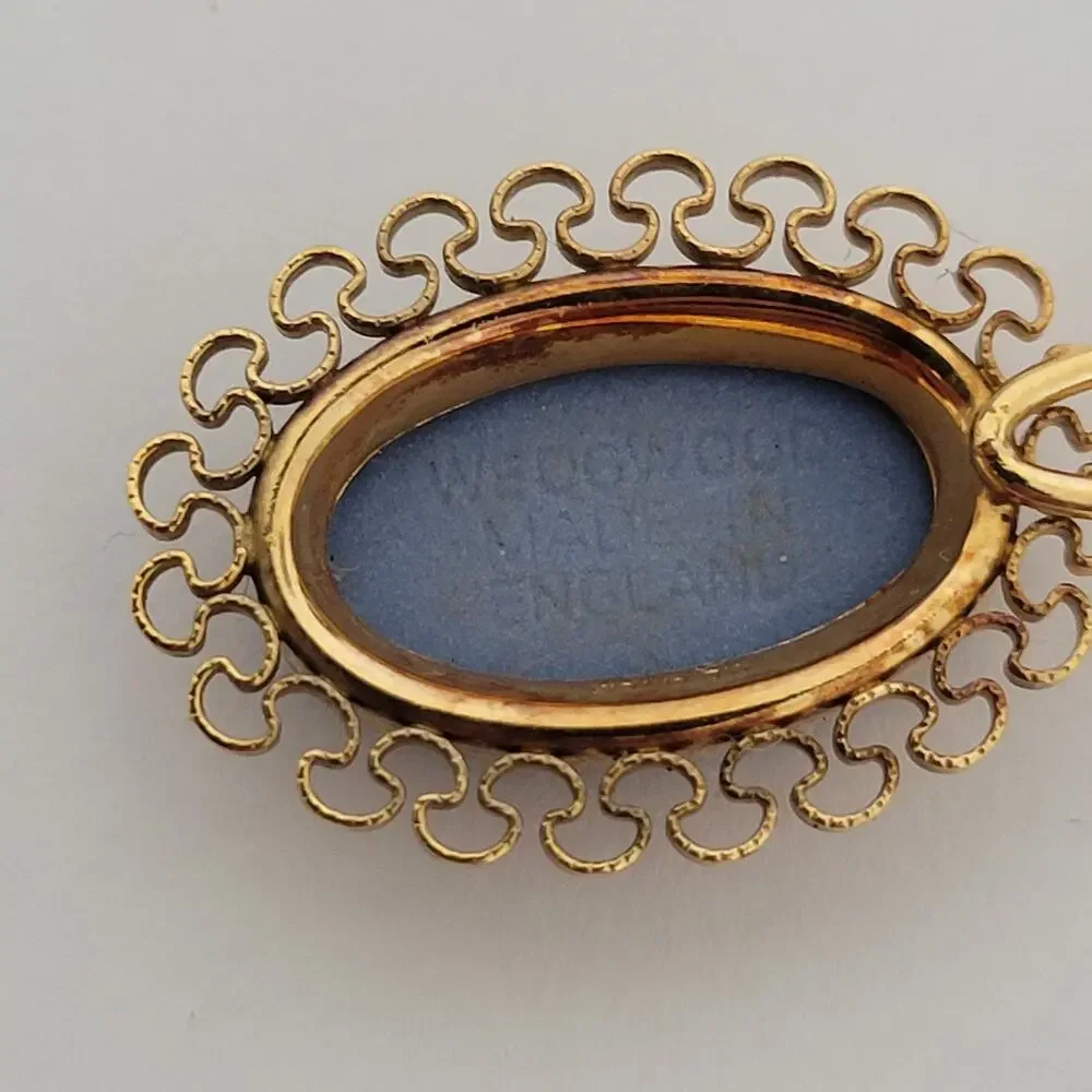 Vintage Pedant Necklace Cameo Fairy Winged Muse Wedgewood‎ Blue 18